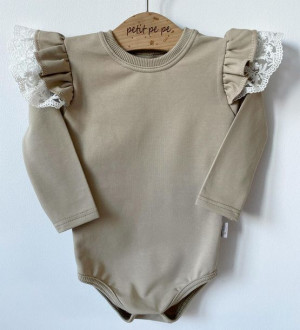 Body z dresówki - koronkowa falbanka