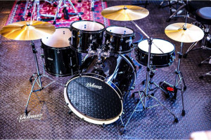 Polmuz perkusja Model 4 Birch 22" Black Lacquer + hardware i talerze