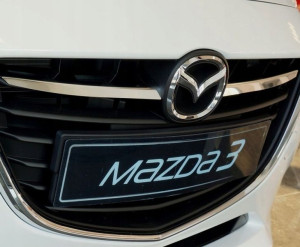 Mazda 3 2013-2018 Nakładki na grill stal połysk