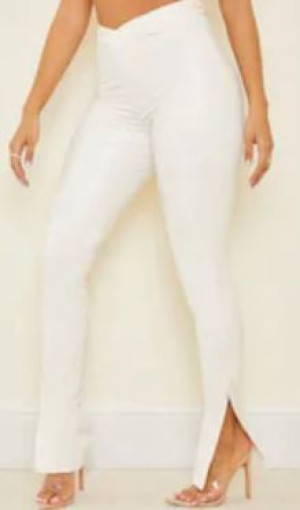 Beżowe legginsy Pretty Little Thing 34