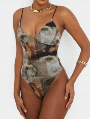PRETTYLITTLETHING wzorzyste body na ramiączkach 36