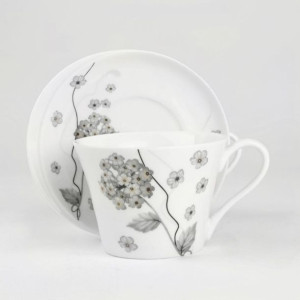 Komplet 2 filiżanek porcelanowych ze spodkami Kwiaty 250 ml