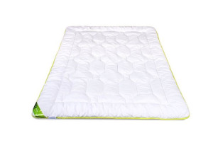 Kołdra antyalergiczna 180x200 Bamboo ciepła 1600g biała AMZ