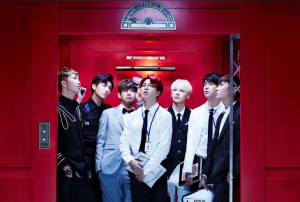 Mata na biurko K-Pop Kpop BTS Bangtan Boys