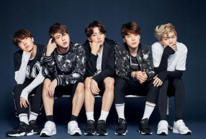 Mata na biurko K-Pop Kpop BTS Bangtan Boys