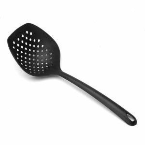 Łyżka Cedzakowa Szumówka Hega Altea Czarna 33 Cm