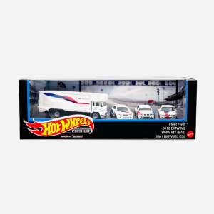 BMW Motorsport Set Diorama - 4 Piece Hot Wheels 1:64