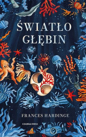 Światło głębin Frances Hardinge, Tomasz Wyżyński