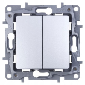 Włącznik świecznikowy/schodowy podwójny Legrand Niloe aluminium