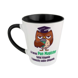 Kubek latte czarny dla świeżo upieczonego Pana Magistra.