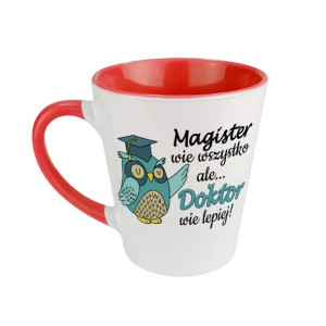 Kubek latte czerwony dla świeżo upieczonego Doktora.