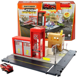 Matchbox Zestaw Stacja Straży pożarnej z wozem światło/dźwięk