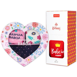 Zestaw kapcie dla Babci SOXO Babcia rządzi w pudełku i komplet skarpetek w