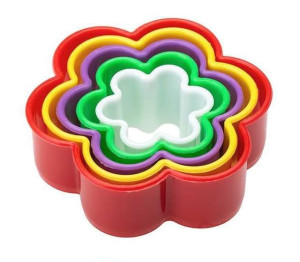 Wykrawaczki plastikowe KWIATEK 5 sztuk foremki do ciastek pierników