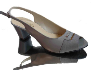 -30% Skórzane sandałki POPIEL obcas G 1/2 41