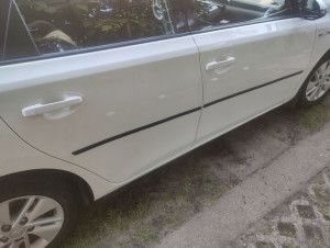 Toyota Auris 2 Kombi Listwy Boczne na Drzwi Czarne