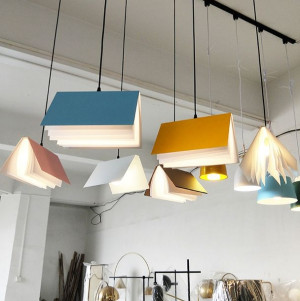 Stylowa lampa wisząca – książka - żółta
