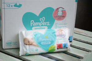 Pampers chusteczki 12 x 52 szt.