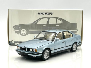 BMW 535i (E34) - 1988 (light blue metallic) Minichamps 1:18