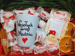 Zestaw prezentowy z kubkiem Raffaello
