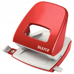 Dziurkacz LEITZ 5008 czerwony do 30 kartek
