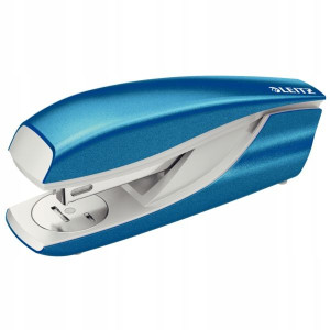Zszywacz LEITZ 5502 do 30 kartek 24/6 niebieski m.