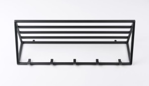 Wieszak metalowy loftowy Arni 60cm CZARNY z półką na czapki i rękawiczki