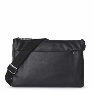 Torby na ramię marki Calvin Klein model K50K509568 kolor Czarny. Torby Męsk