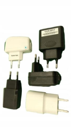 Uniwersalna Ładowarka Sieciowa Usb 2a Mix