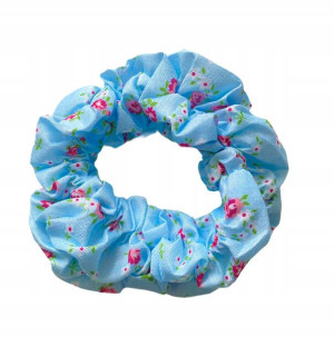Gumka Scrunchies Błękitna Małe Kwiaty Różowe
