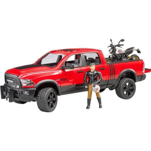 Ram 2500 z kierowcą i motorem Ducati