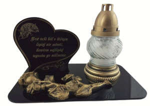 statuetka z dużą różą znicz na WSZYSTKICH ŚWIĘTYCH