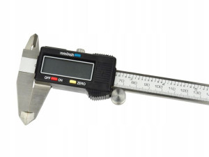 Suwmiarka elektroniczna 150 mm LCD metalowa GEKO