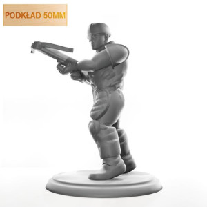 Figurka Rpg - Seria Humanoidy - Wojownik Z Kuszą - Podkład 50 Mm