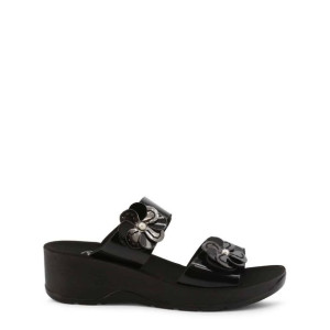 Klapki marki Scholl model CARRIE-F29351 kolor Czarny. Obuwie Damskie. Sezon