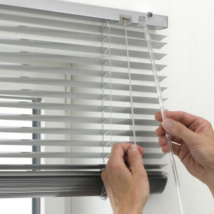 Żaluzja ścienna aluminiowa 25mm srebrna 90x175cm