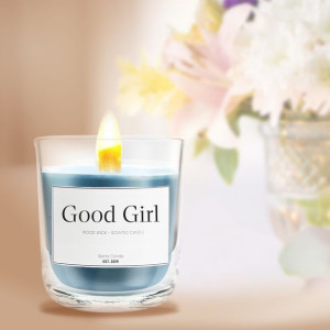 Good Girl - Świeca Zapachowa Perfumowana Sojowa - Drewniany Knot