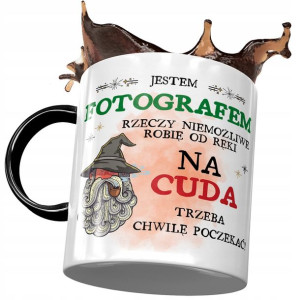 Kubek Czarny Fotografa na Cuda Trzeba Poczekać