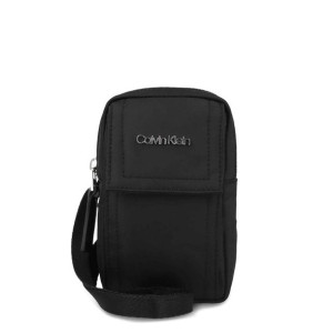 Torby na ramię marki Calvin Klein model K50K509590 kolor Czarny. Torby Męsk