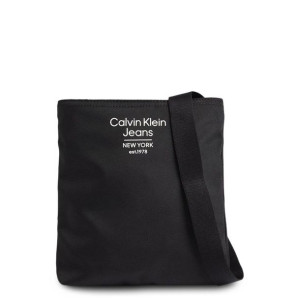 Torby na ramię marki Calvin Klein model K50K510102 kolor Czarny. Torby Męsk