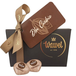 Kuferek brązowy z bilecikiem Dla Ciebie Tiramisu Wawel 350g