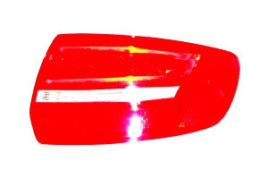 Lampa Tylna Audi A3 03-08 Zewnętrzna Pr Magneti Ma