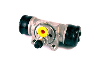 Cylinderek Hamulcowy Suzuki Sj 413 1.3 09.84-08.90