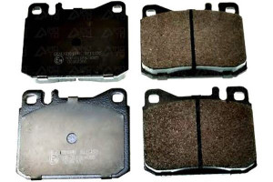 Klocki Hamulcowe Przód Mercedes W123 S 75- Dencker
