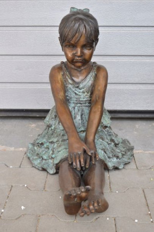 Siedząca Dziewczynka Ballerina Baletniczka Z Brązu