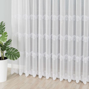 Firanka haftowana ze wzorem pasowym, wysokość 250cm, kolor biały 001
