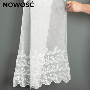 Firanka haftowana ze wzorem pasowym, wysokość 180cm, kolor 001 biały