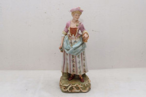 Francuska Arystokratka - Porcelanowa Figura