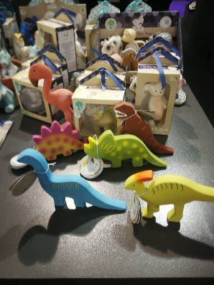 Tikiri : Zabawka gryzak Dinozaur Baby Stegosaurus