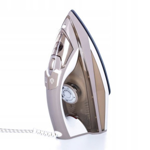 Żelazko CR 5018 parowe ceramiczne 2400 W